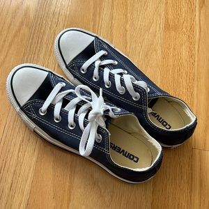 Converse navy all stars // size 6